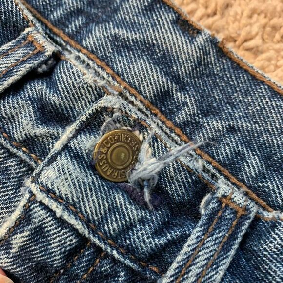 Vintage Levi’s Slim Straight Jeans 23”-24” Medium Wash High Rise Tapered - Picture 4 of 10